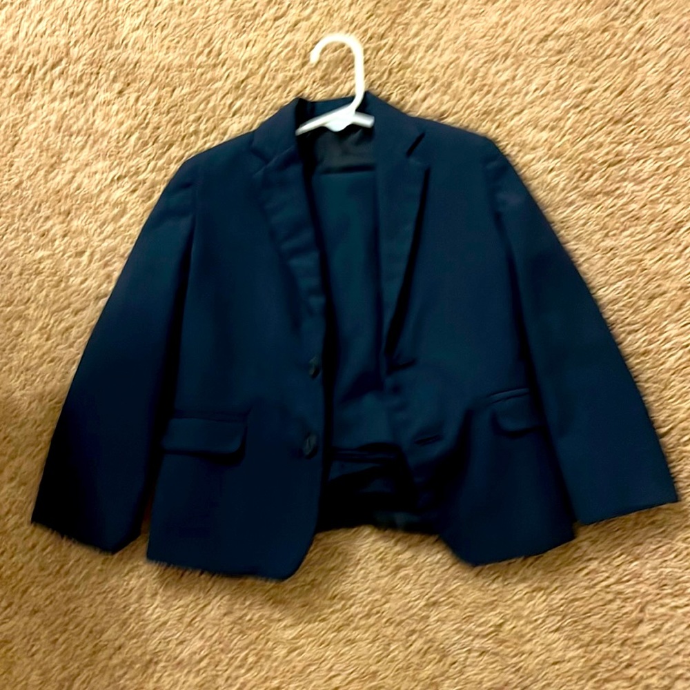Boys 4T Nautica navy blue suit. Pants are the elastic style.  Worn once.